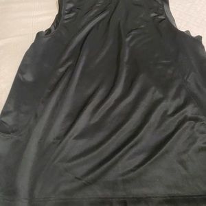 Men’s Jordan vest get condition.